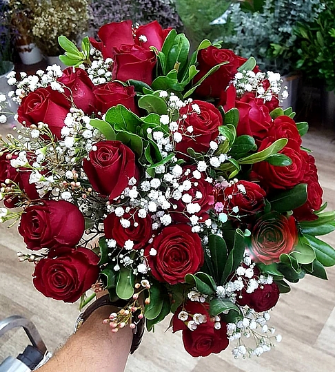 משלוח פרחים  וורדים אדומים
