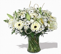 משלוח פרחים לחו"ל-זר לבן במגוון זנים
