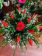 משלוח פרחים ללונדון אדום-  לפרטים חייגו 03-7513618